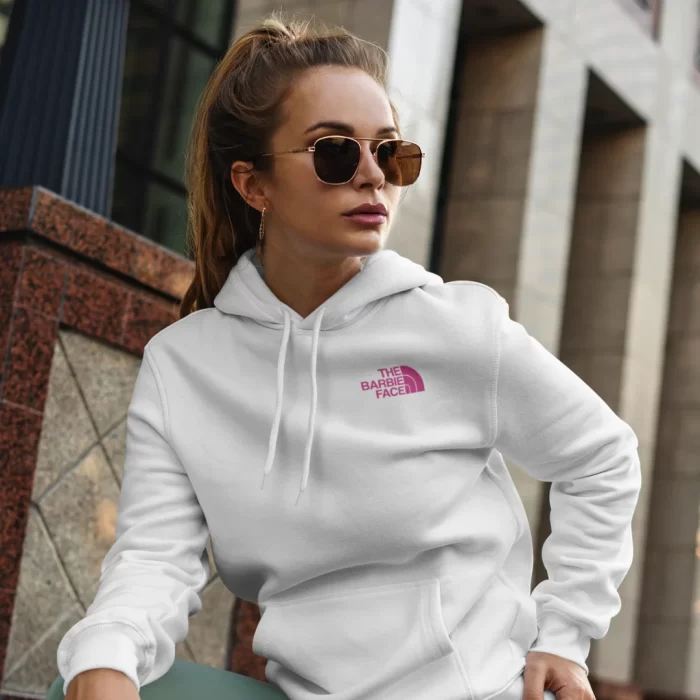 modelo hoodie the barbie face