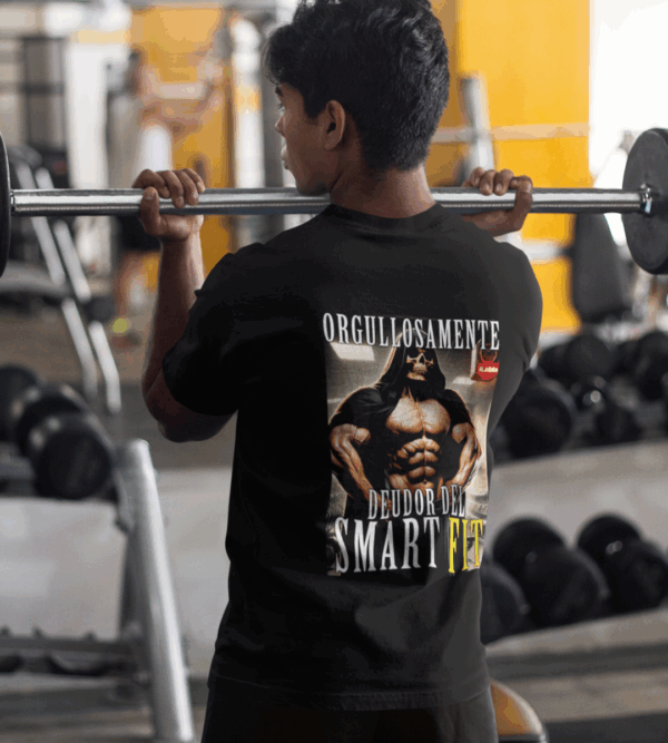 modelo-playera-Orgullosamente Deudor de Smart Fit