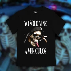 Playera Yo solo vine a ver qlos